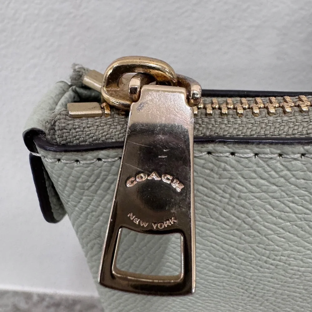 Coach beautiful 100%
